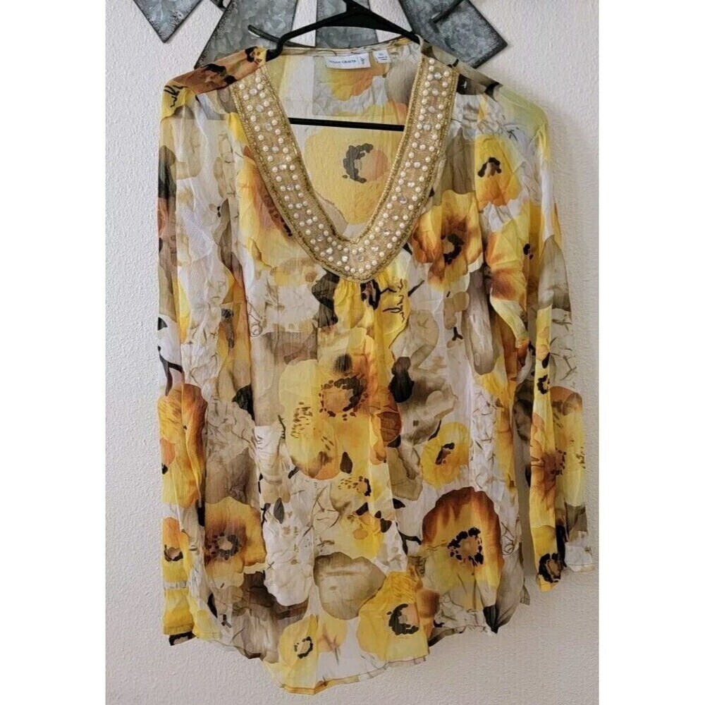 Susan Graver Womens Yellow floral Business Pearl Blouse Size XS.